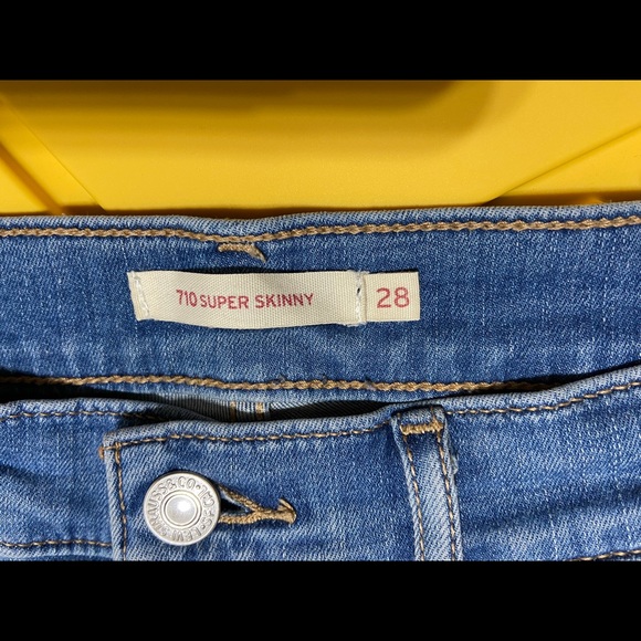 Levi Skinny Jeans Medium Blue - Picture 3 of 6